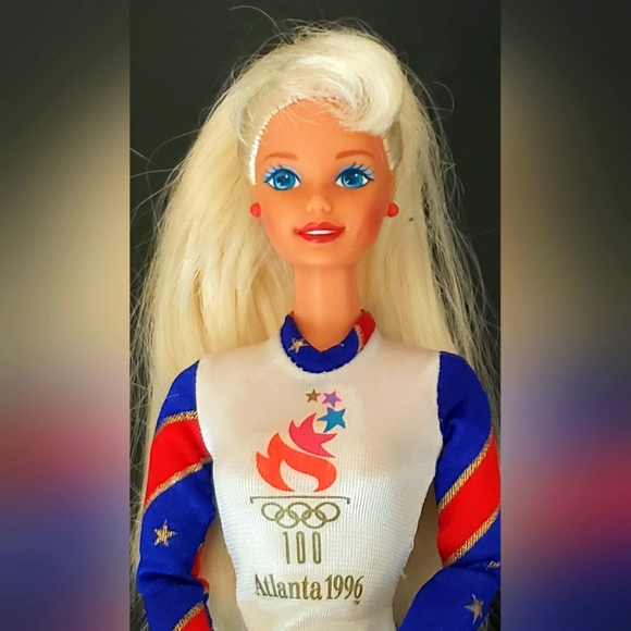 Vintage 1996 Barbie doll Platinum Blonde Olympic Gymnast Atlanta Games w Tote - Picture 2 of 8